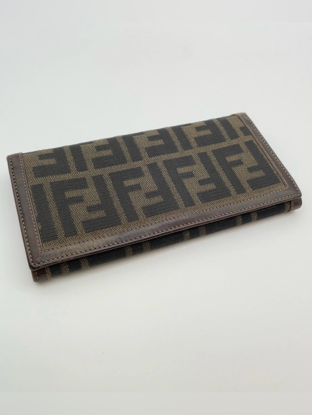 Fendi Zucca Canvas Leather Brown
Black Long Wallet